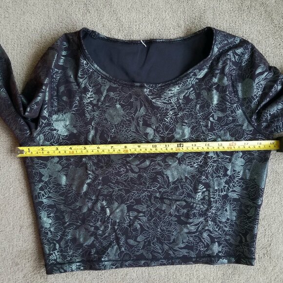 Lululemon Wunder Train Cropped in Logo Flourish Black Iridescent Foil, size 10 - Picture 8 of 8